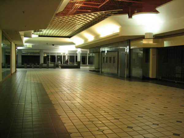 Wonderland Mall (Wonderland Shopping Center) - 2004 Photo